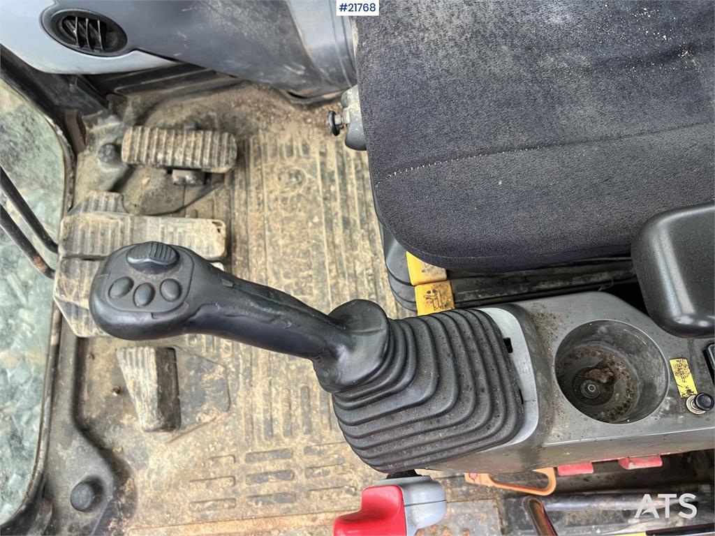 Komatsu pc210lc-8 excavator w/ tooth bucket