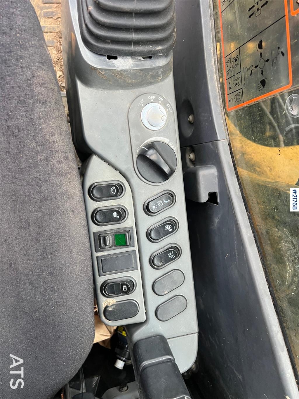 Komatsu pc210lc-8 excavator w/ tooth bucket