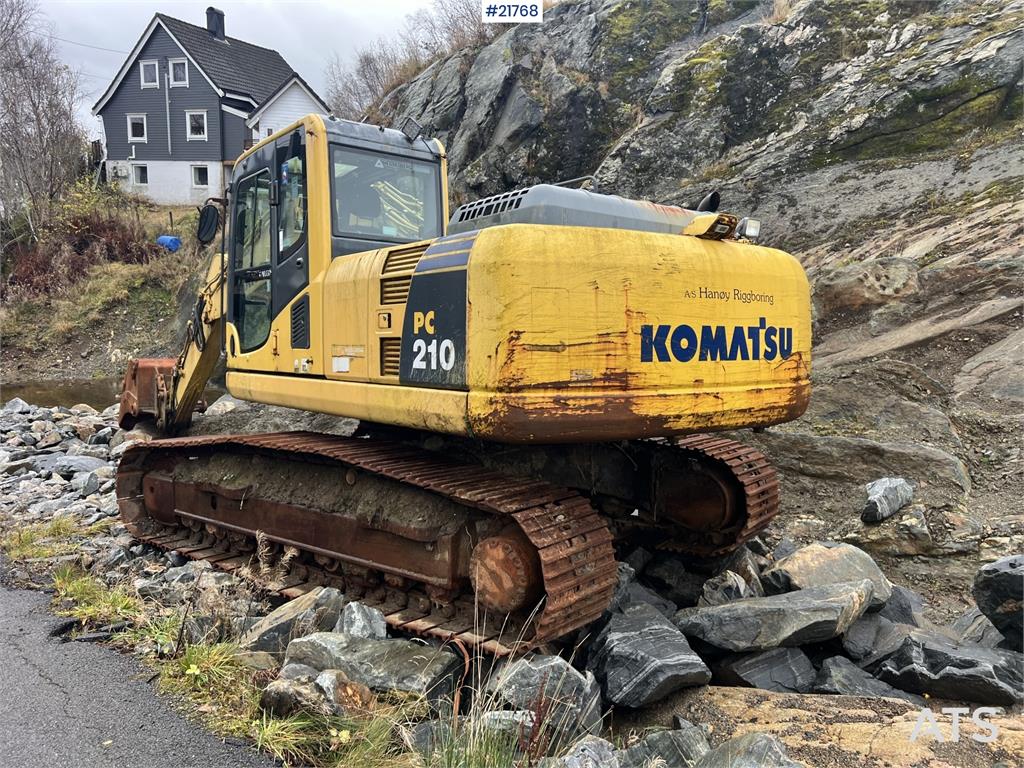 Komatsu pc210lc-8 excavator w/ tooth bucket