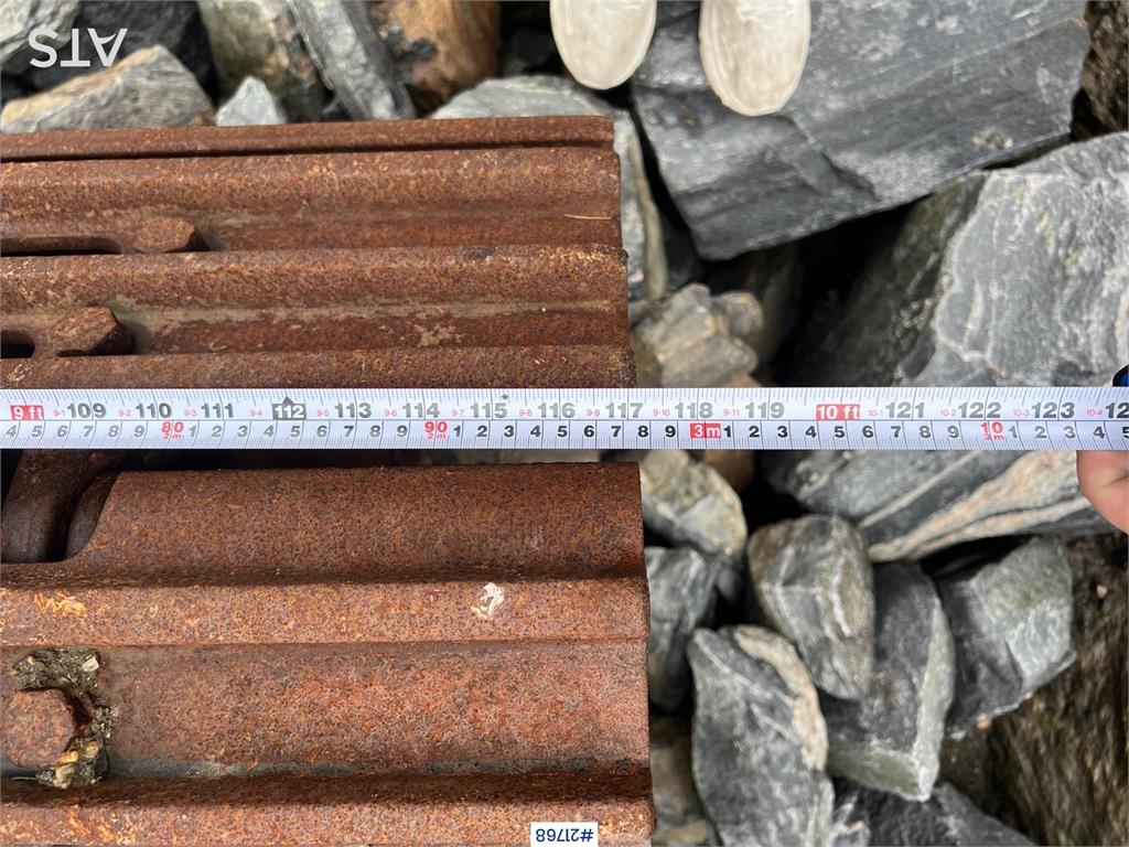 Komatsu pc210lc-8 excavator w/ tooth bucket