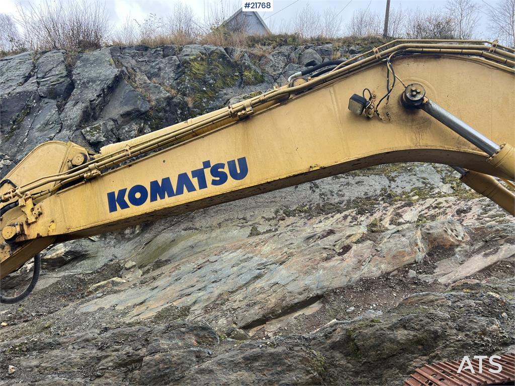 Komatsu pc210lc-8 excavator w/ tooth bucket