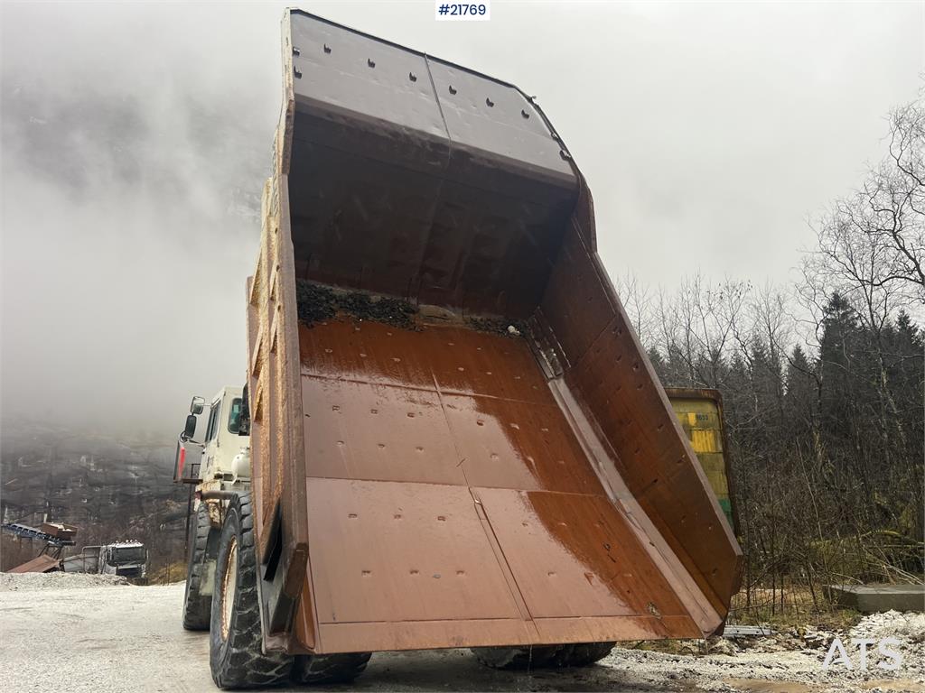 Perlini DP705 Dump Truck