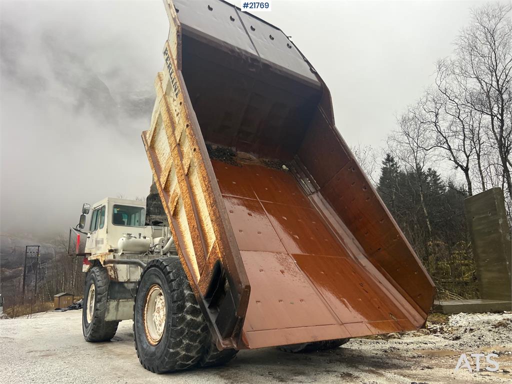 Perlini DP705 Dump Truck