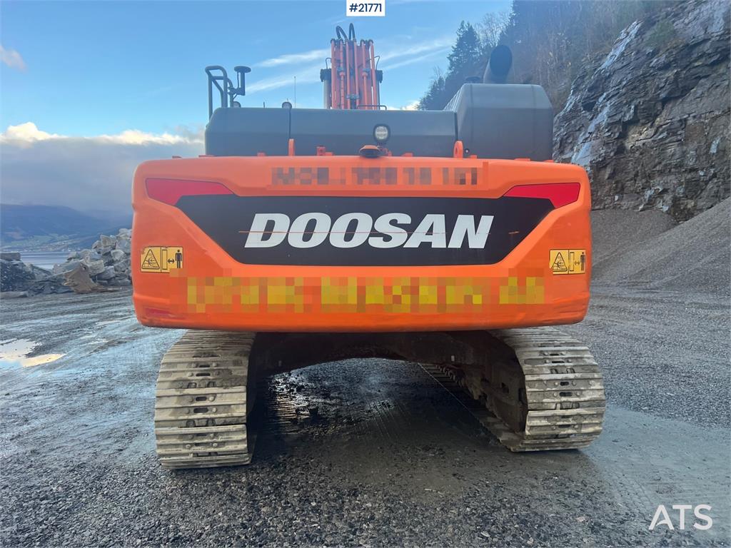Doosan Dx300lc-5 Gravemaskin m/ rototilt og pusseskuffe