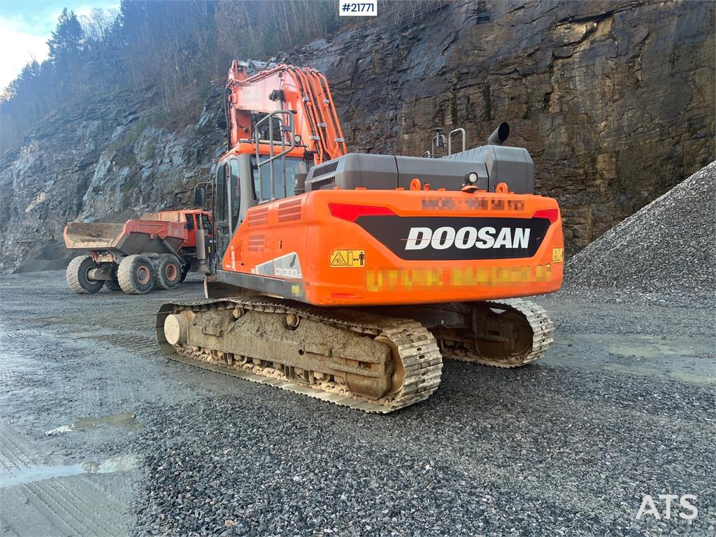 Doosan Dx300lc-5 Gravemaskin m/ rototilt og pusseskuffe