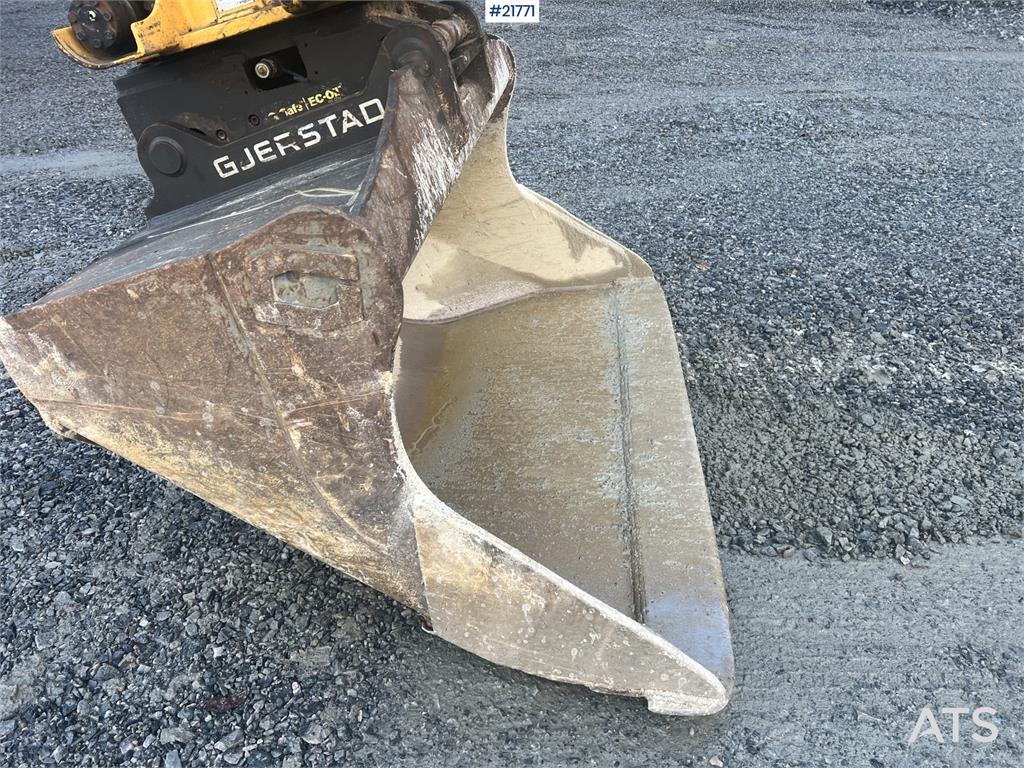 Doosan Dx300lc-5 Gravemaskin m/ rototilt og pusseskuffe