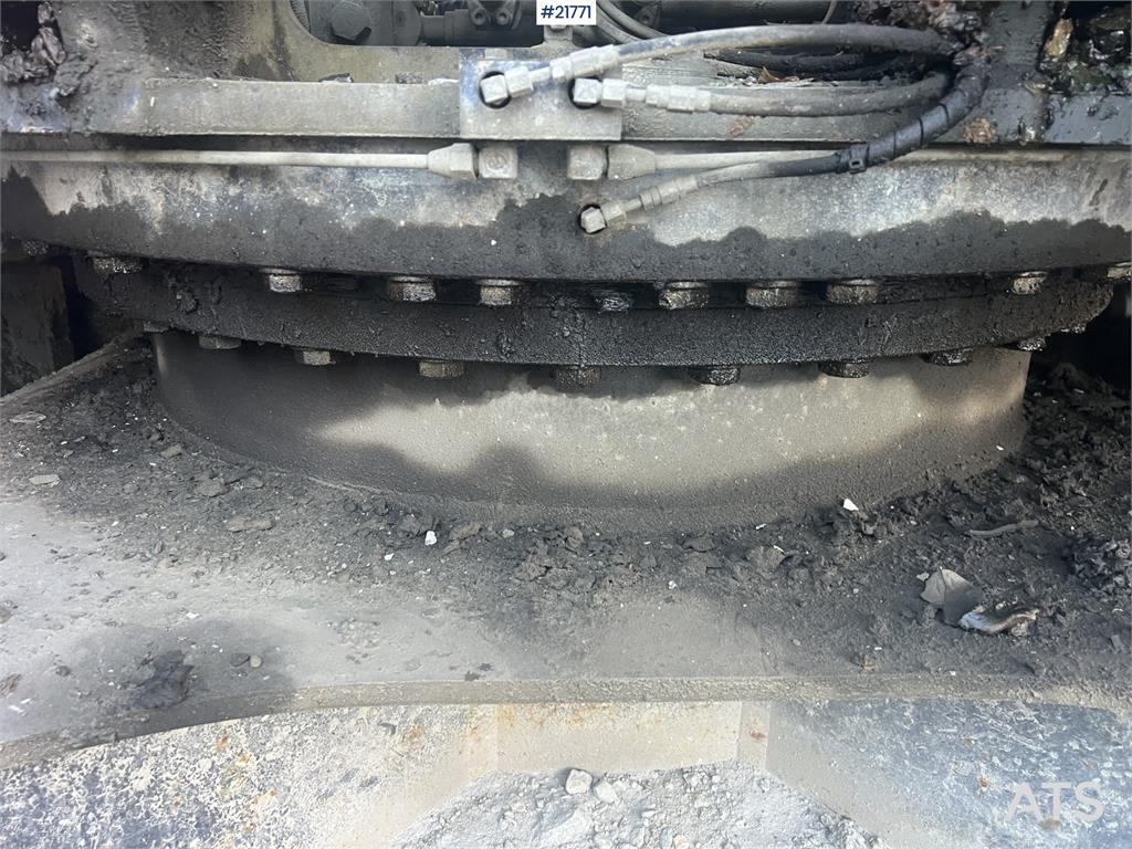 Doosan Dx300lc-5 Gravemaskin m/ rototilt og pusseskuffe