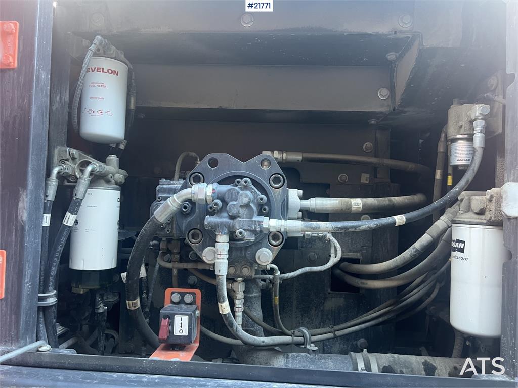 Doosan Dx300lc-5 Gravemaskin m/ rototilt og pusseskuffe