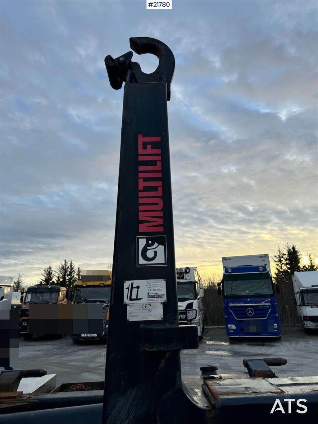 MAN TGS 28.480 6x4 – Hook lift truck with snow plow se