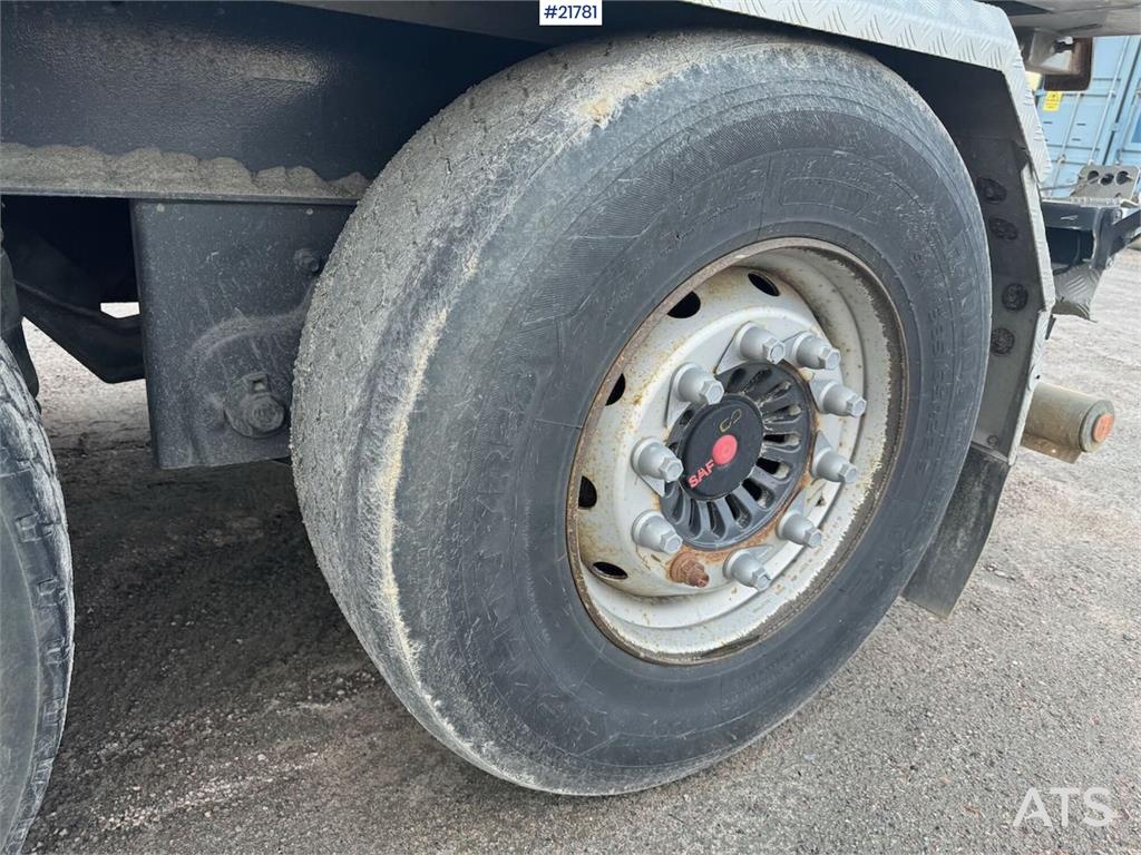 Istrail Triple Axle Trailer