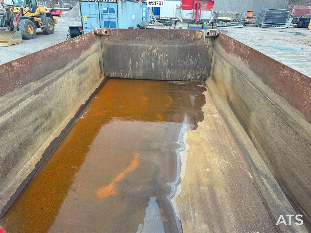 Istrail Triple Axle Trailer