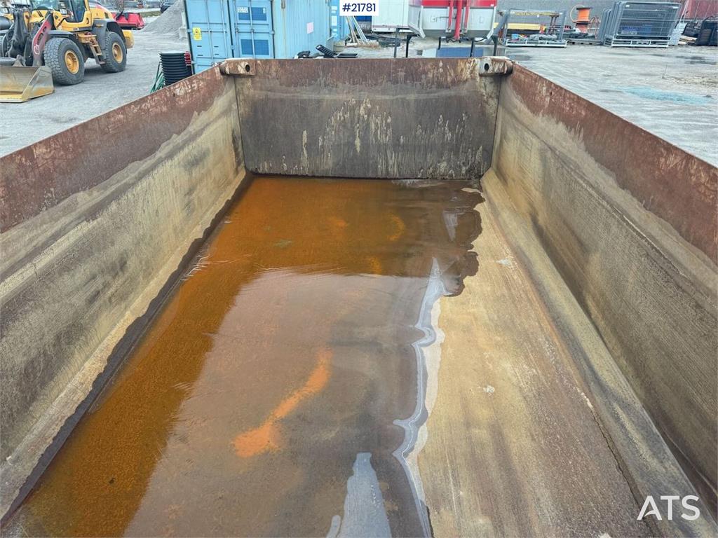 Istrail Triple Axle Trailer