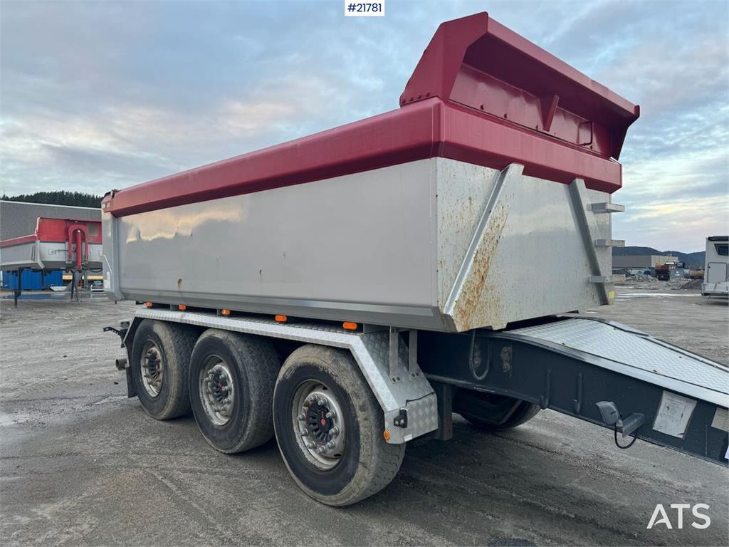Istrail Triple Axle Trailer