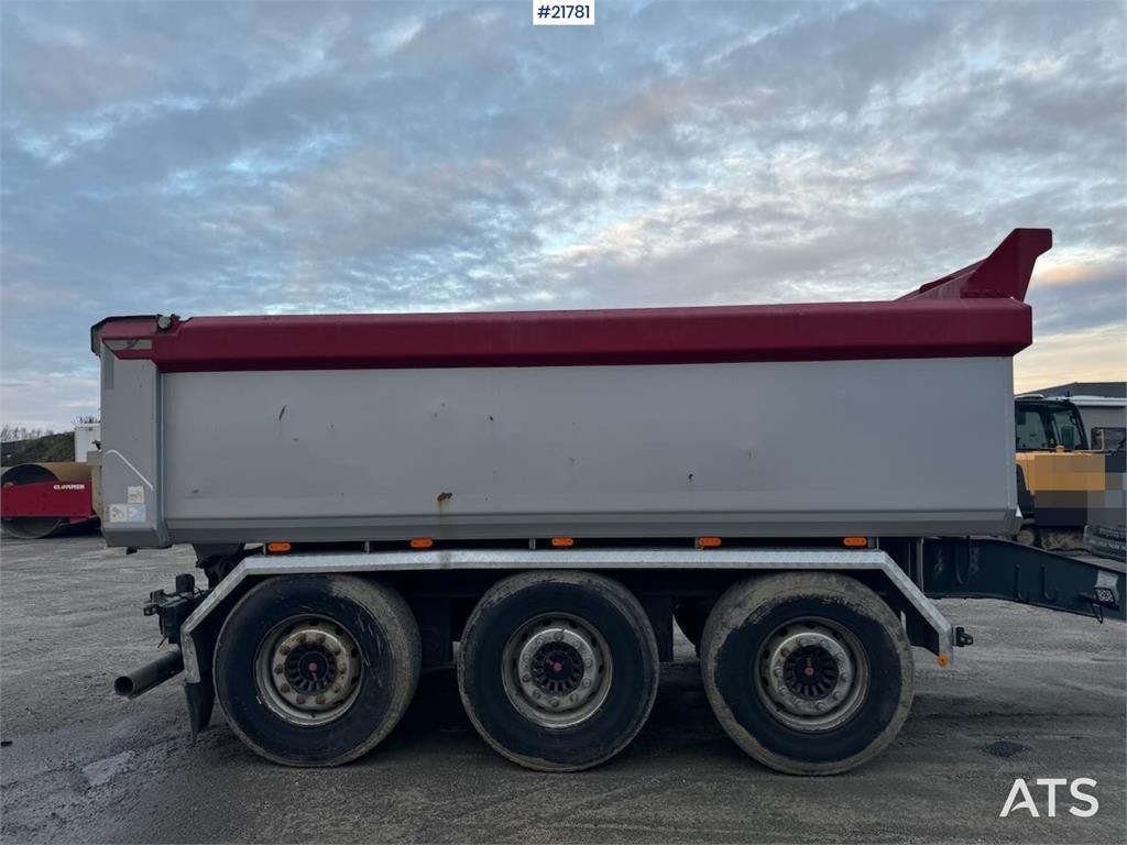 Istrail Triple Axle Trailer