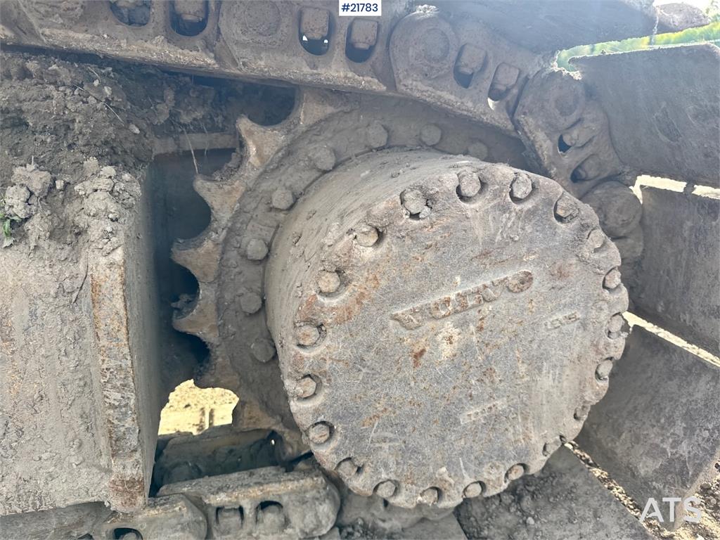 Volvo EC250 w/ Rototilt, GPS and 2 buckets.