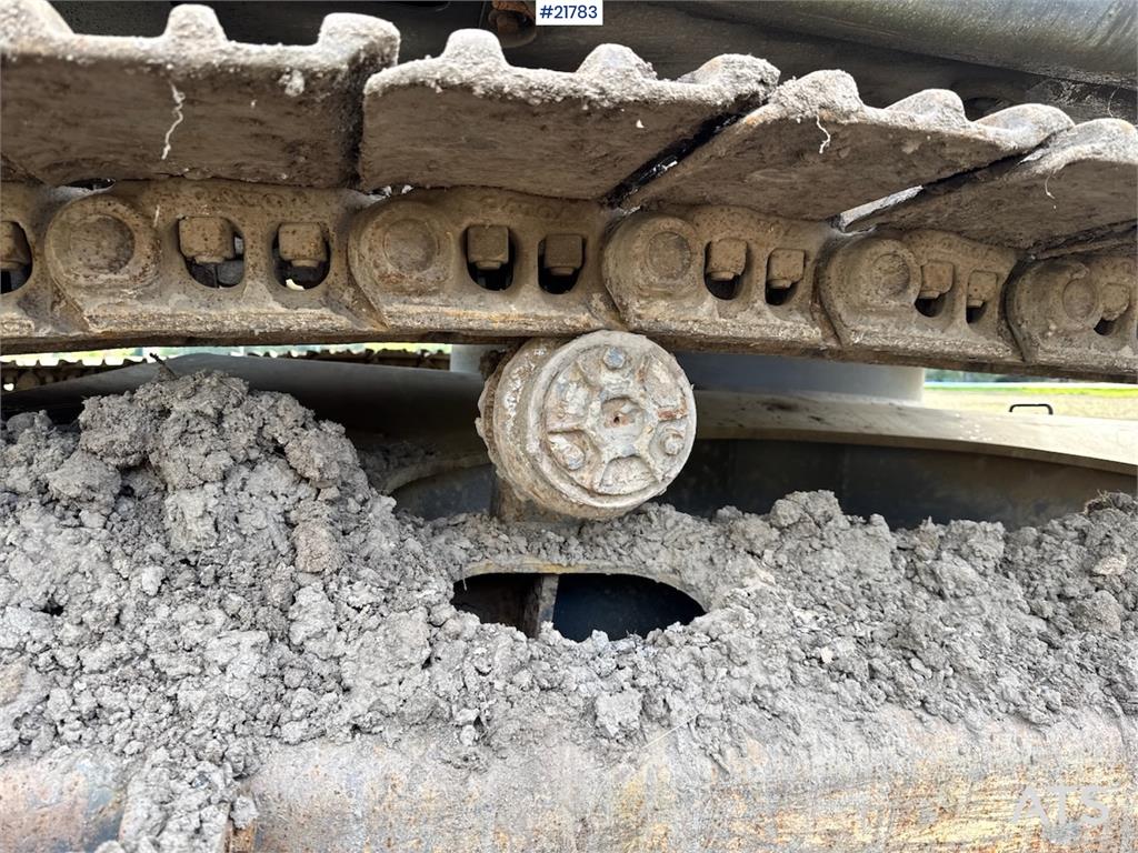 Volvo EC250 w/ Rototilt, GPS and 2 buckets.