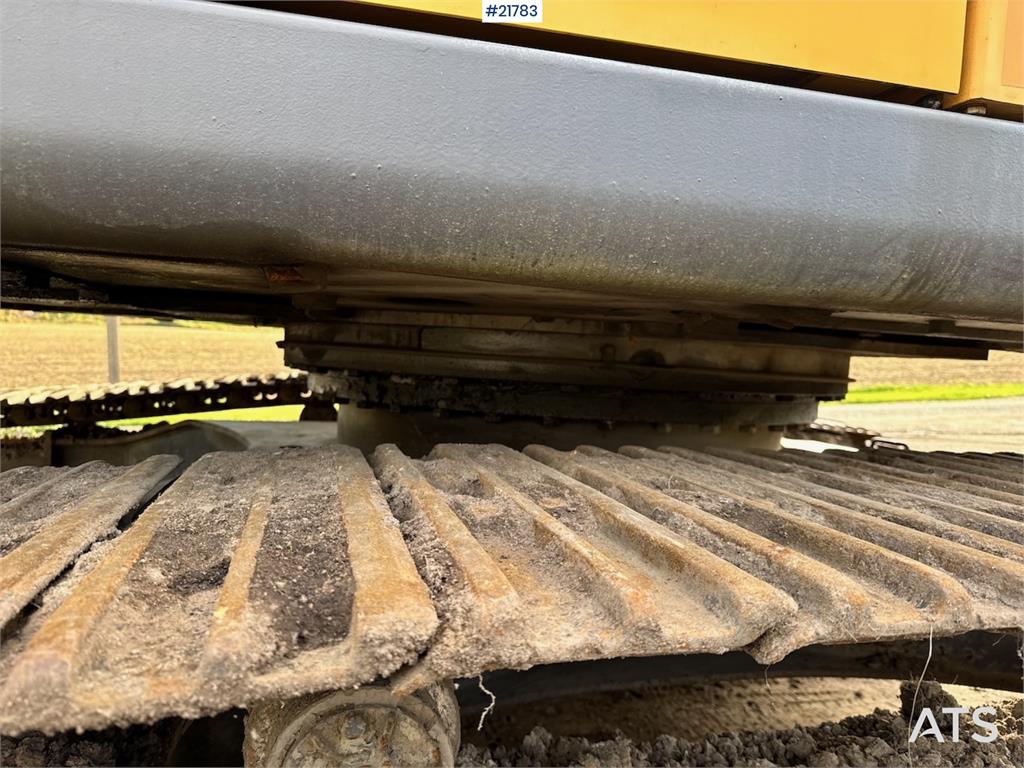 Volvo EC250 w/ Rototilt, GPS and 2 buckets.