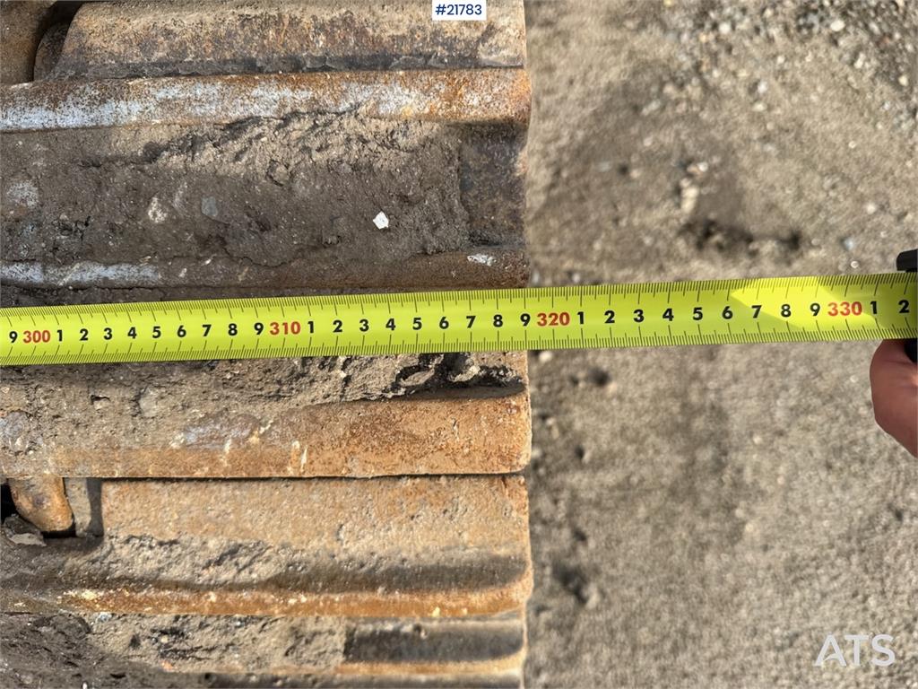 Volvo EC250 w/ Rototilt, GPS and 2 buckets.