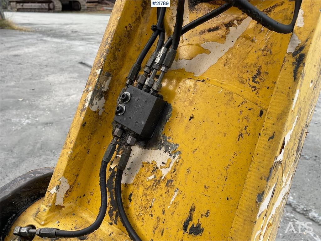 New Holland Kobelco E 265 with flap excavator bucket