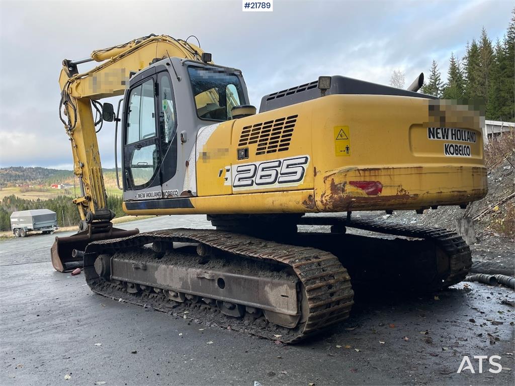 New Holland Kobelco E 265 with flap excavator bucket