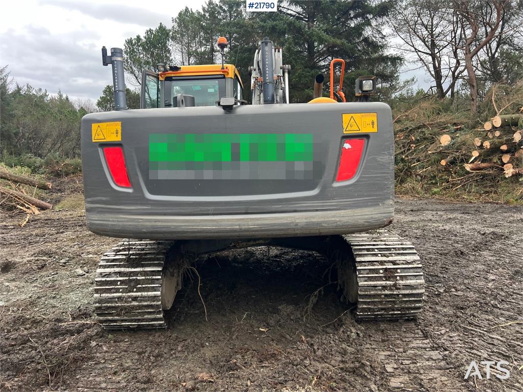 Volvo ec210cl excavator w/ rototilt, sanding bucket and