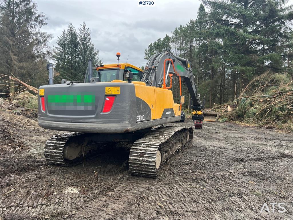 Volvo ec210cl excavator w/ rototilt, sanding bucket and
