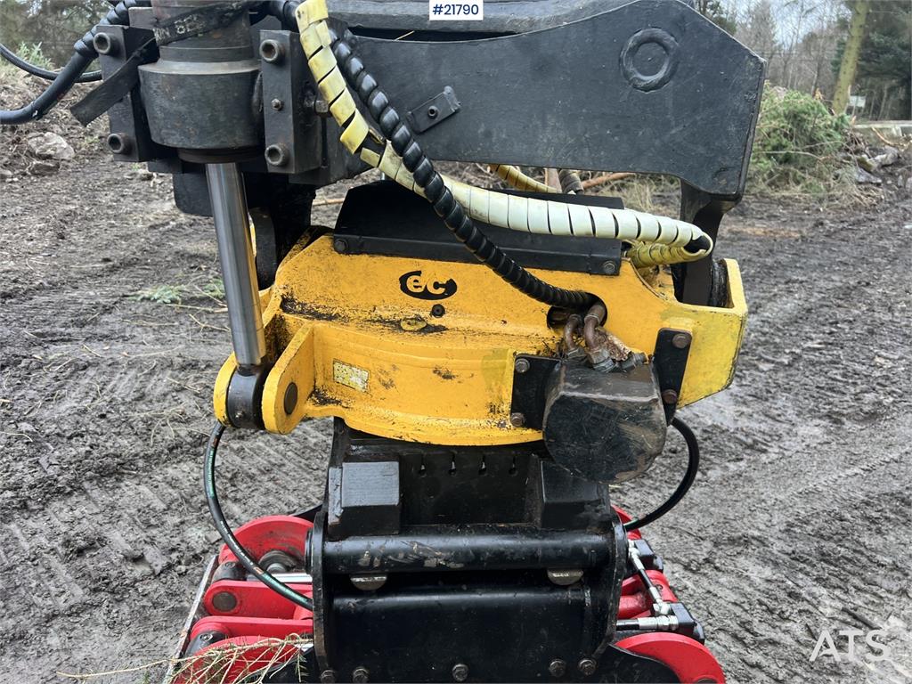 Volvo ec210cl excavator w/ rototilt, sanding bucket and