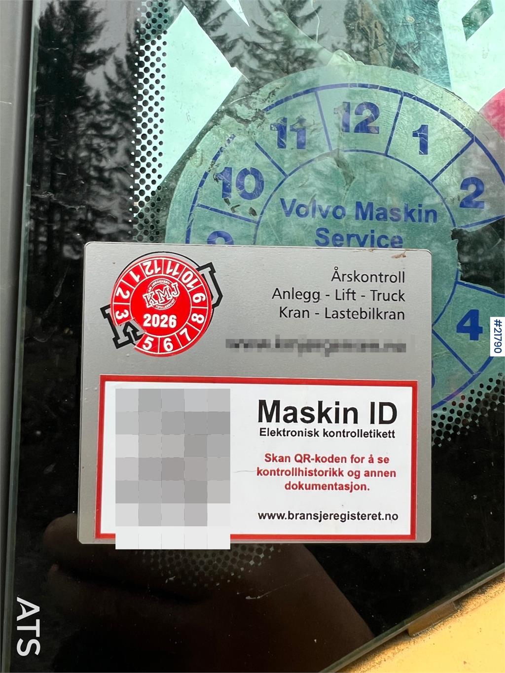 Volvo ec210cl excavator w/ rototilt, sanding bucket and