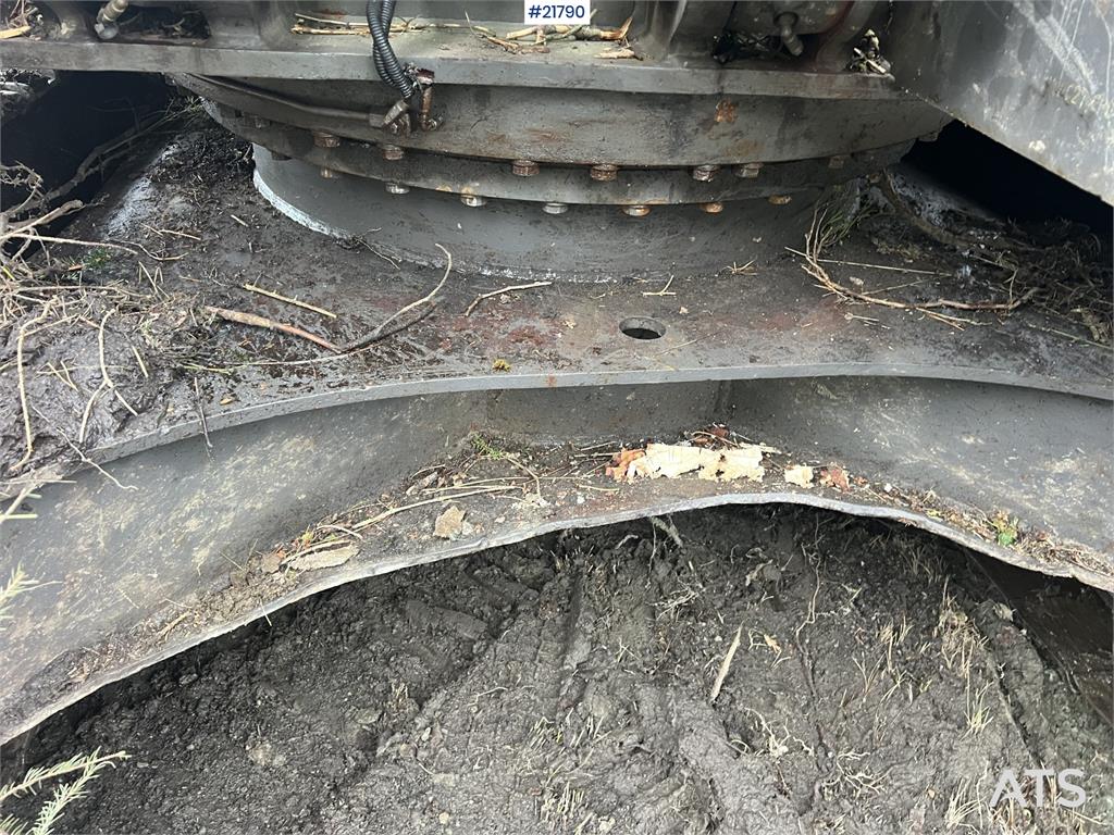 Volvo ec210cl excavator w/ rototilt, sanding bucket and