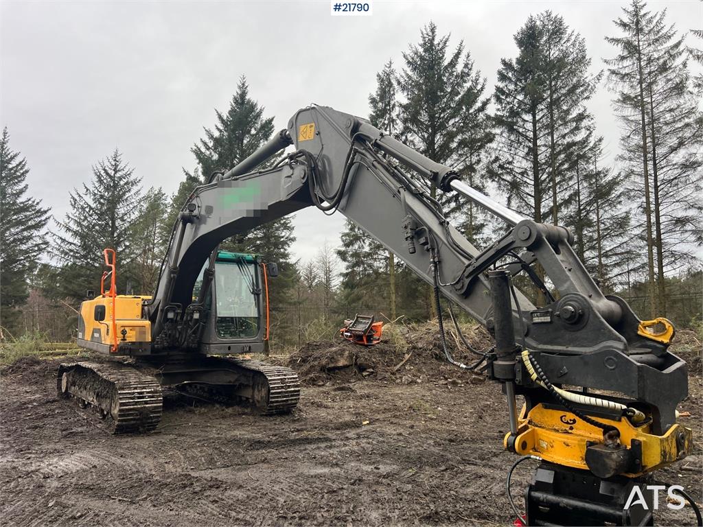Volvo ec210cl excavator w/ rototilt, sanding bucket and