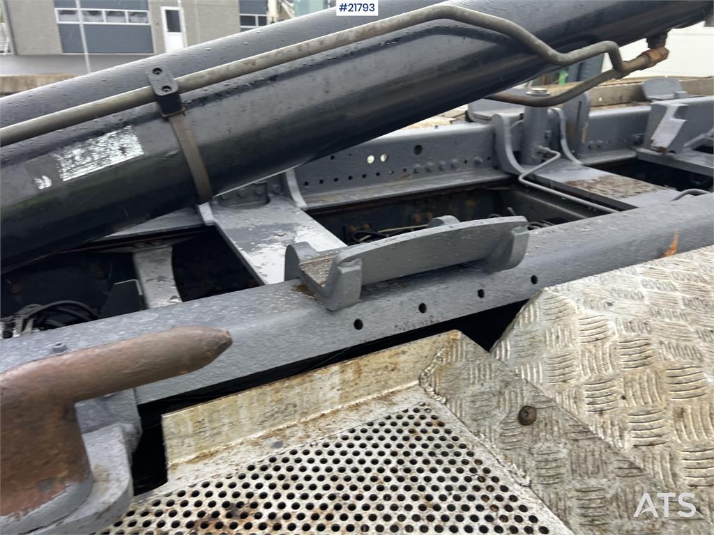 Volvo fh16 8x4 pusher hook truck w/ 24T multilift Hook