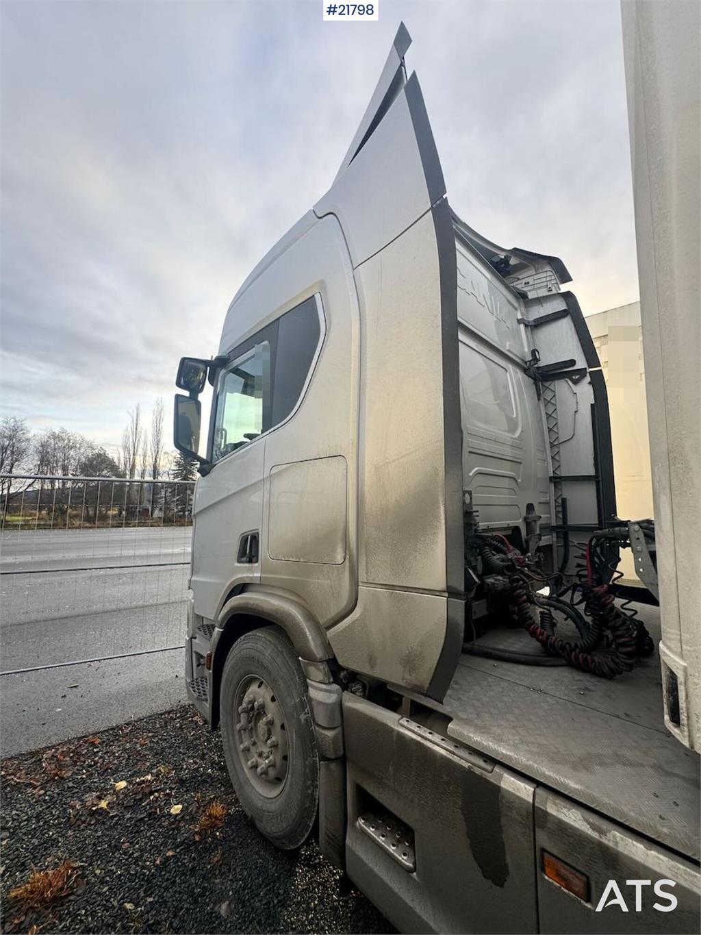 Scania R590 6x2 Tractor Unit with Walking Floor Hydraulic