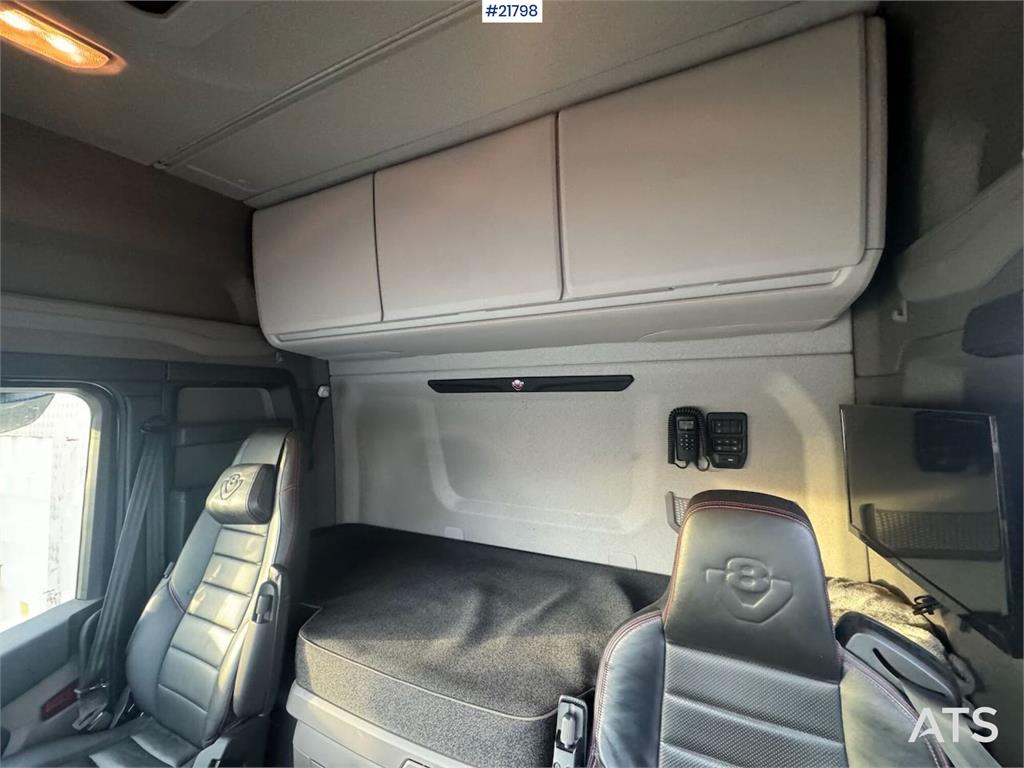 Scania R590 6x2 Tractor Unit with Walking Floor Hydraulic