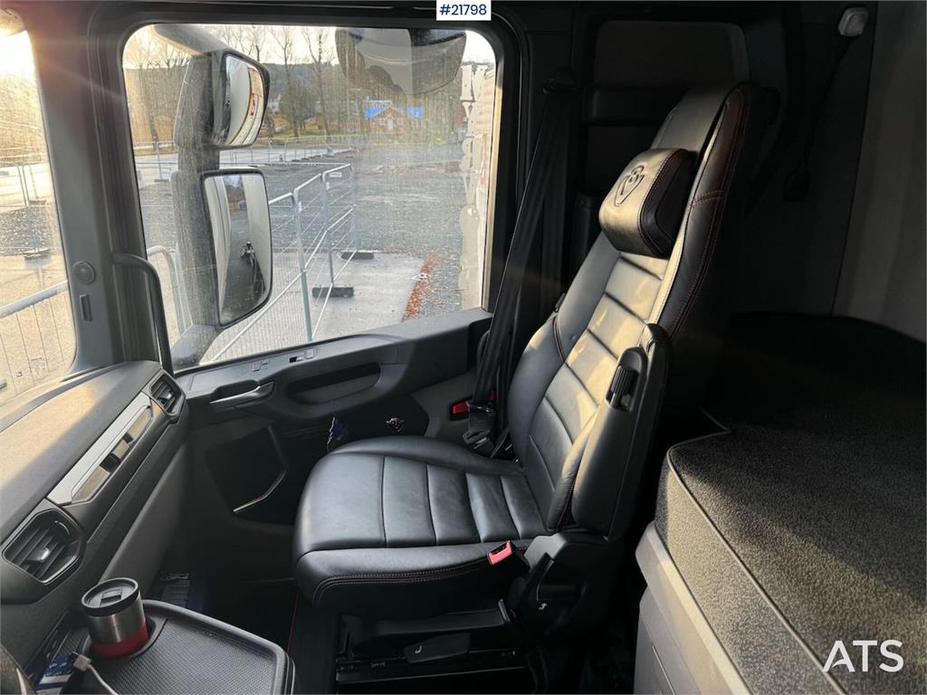 Scania R590 6x2 Tractor Unit with Walking Floor Hydraulic