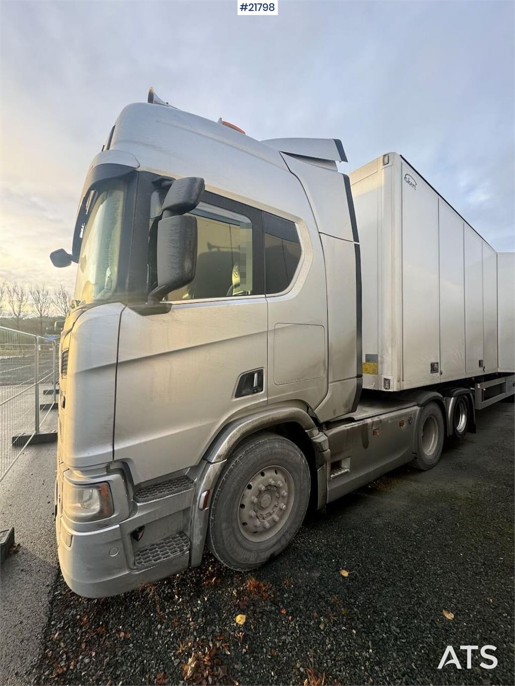 Scania R590 6x2 Tractor Unit with Walking Floor Hydraulic