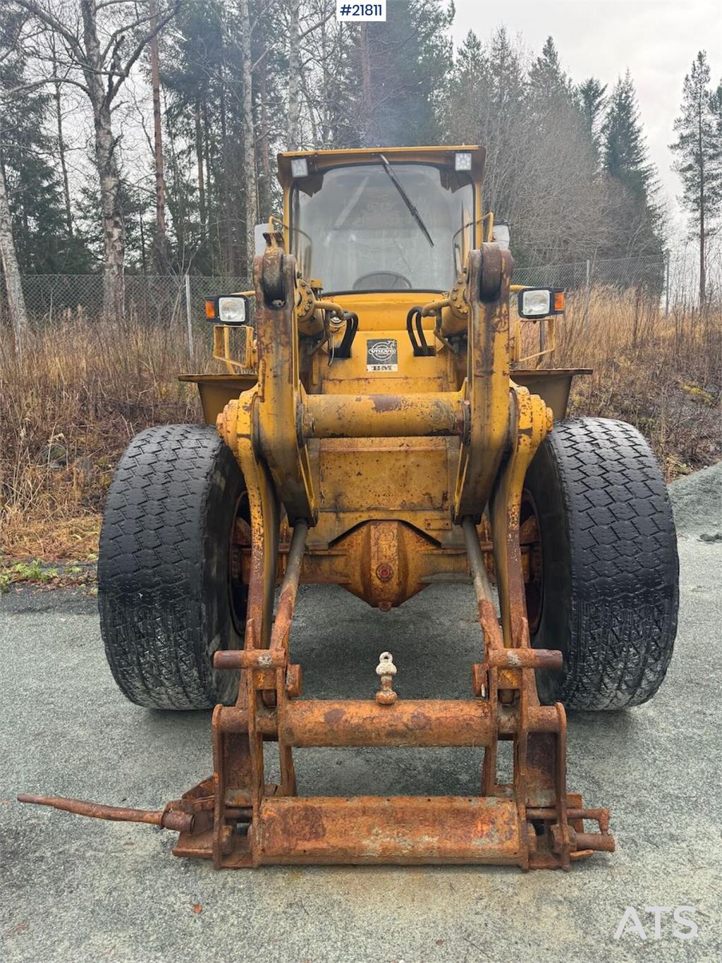 Volvo LM1240 wheel loader with snow bucket WATCH VIDEO