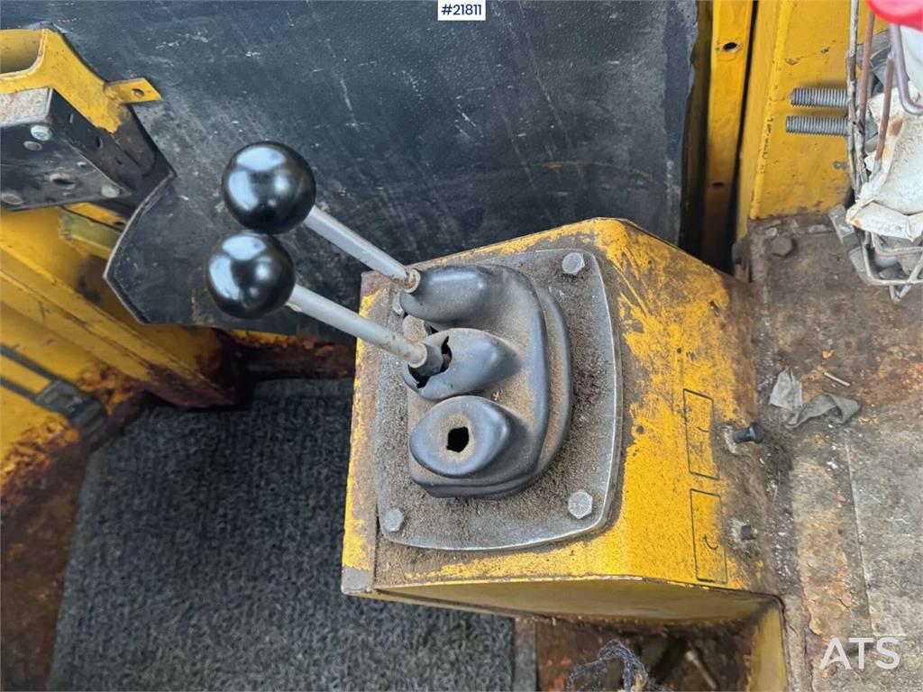 Volvo LM1240 wheel loader with snow bucket WATCH VIDEO