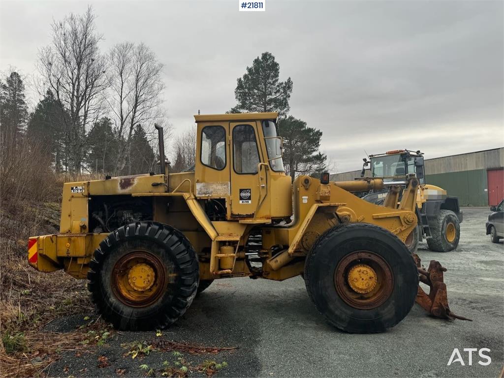 Volvo LM1240 wheel loader with snow bucket WATCH VIDEO