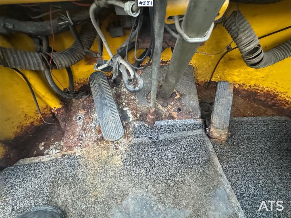 Volvo LM1240 wheel loader with snow bucket WATCH VIDEO