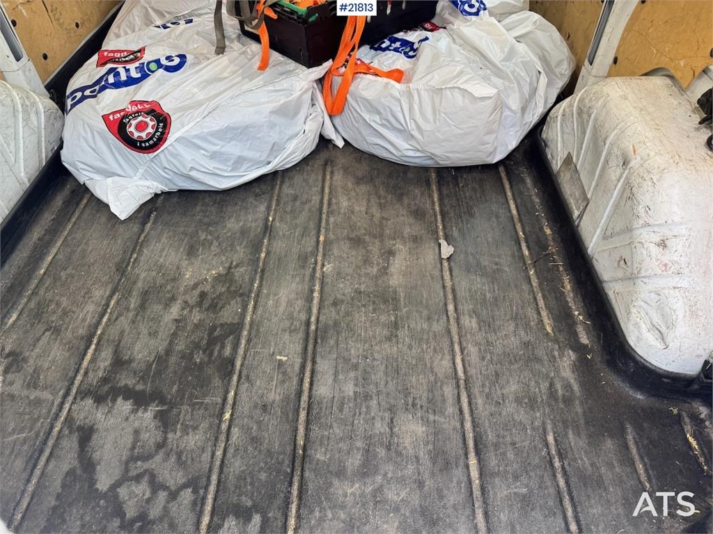 Ford Transit 4x2 Van with 2 Sets of Tires