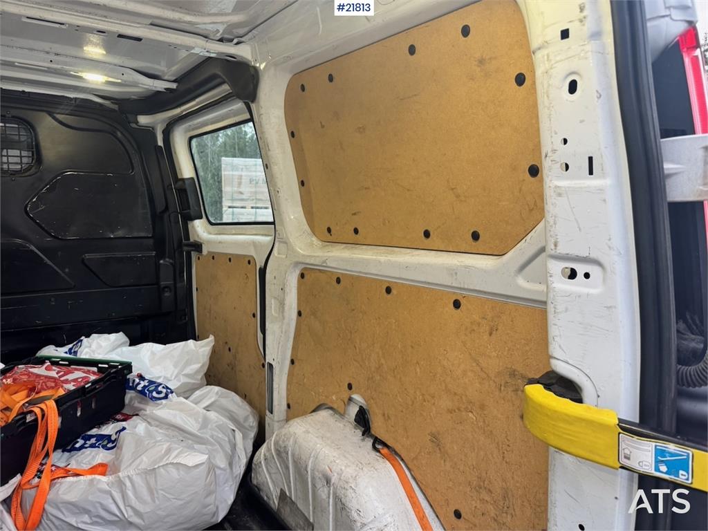 Ford Transit 4x2 Van with 2 Sets of Tires