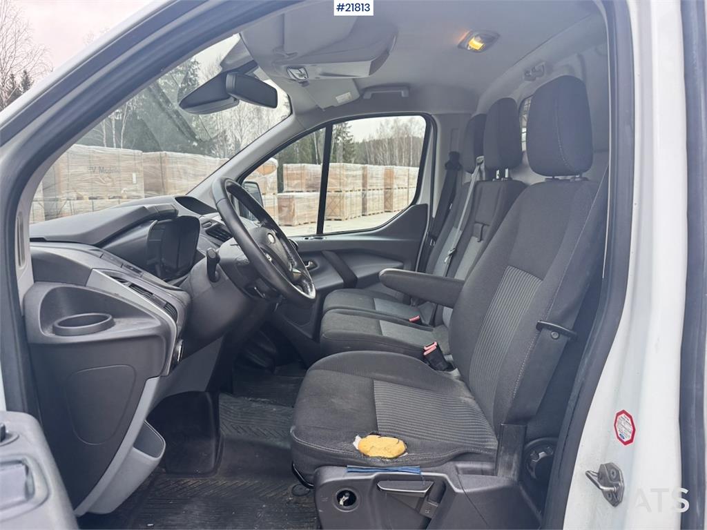 Ford Transit 4x2 Van with 2 Sets of Tires