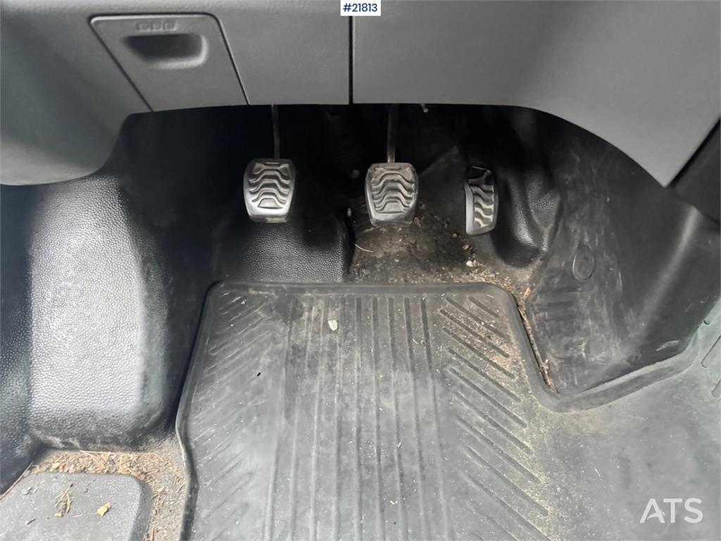 Ford Transit 4x2 Van with 2 Sets of Tires