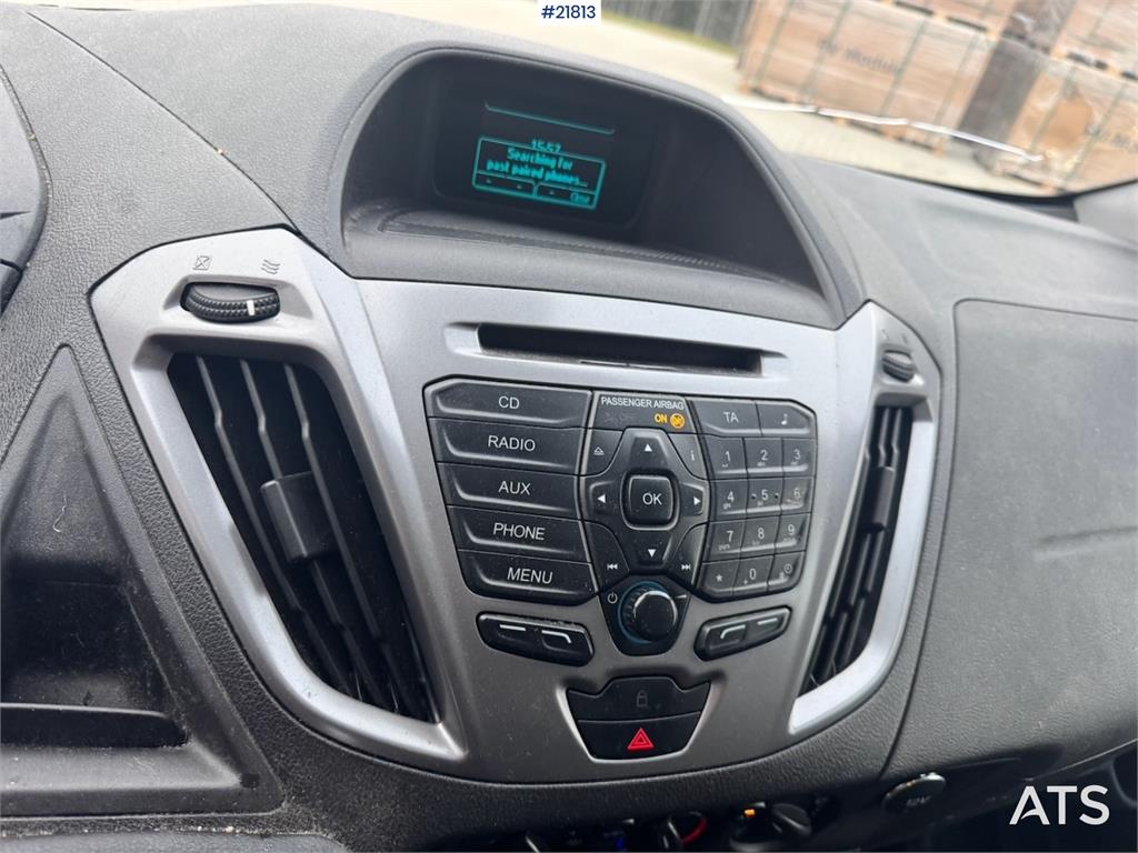 Ford Transit 4x2 Van with 2 Sets of Tires