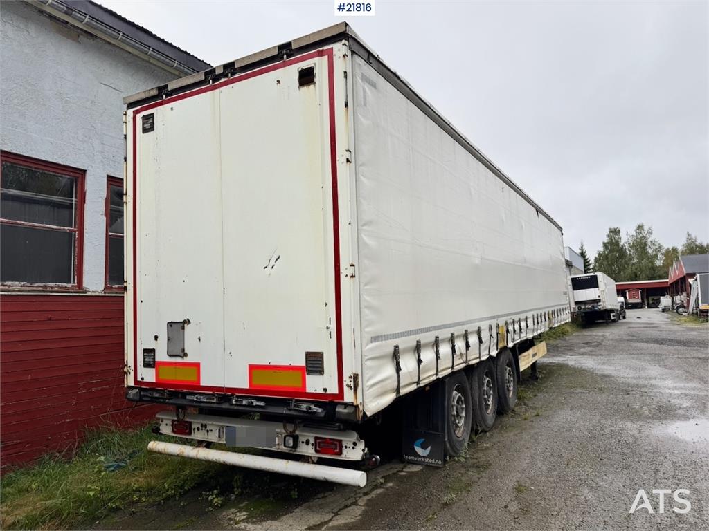 Krone Curtain-Side Trailer