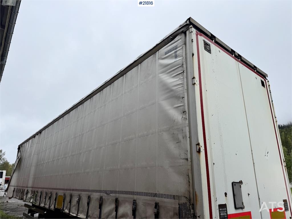 Krone Curtain-Side Trailer