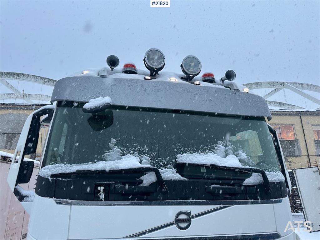 Volvo FH540 8x4 tipper w/ new dual clutch.