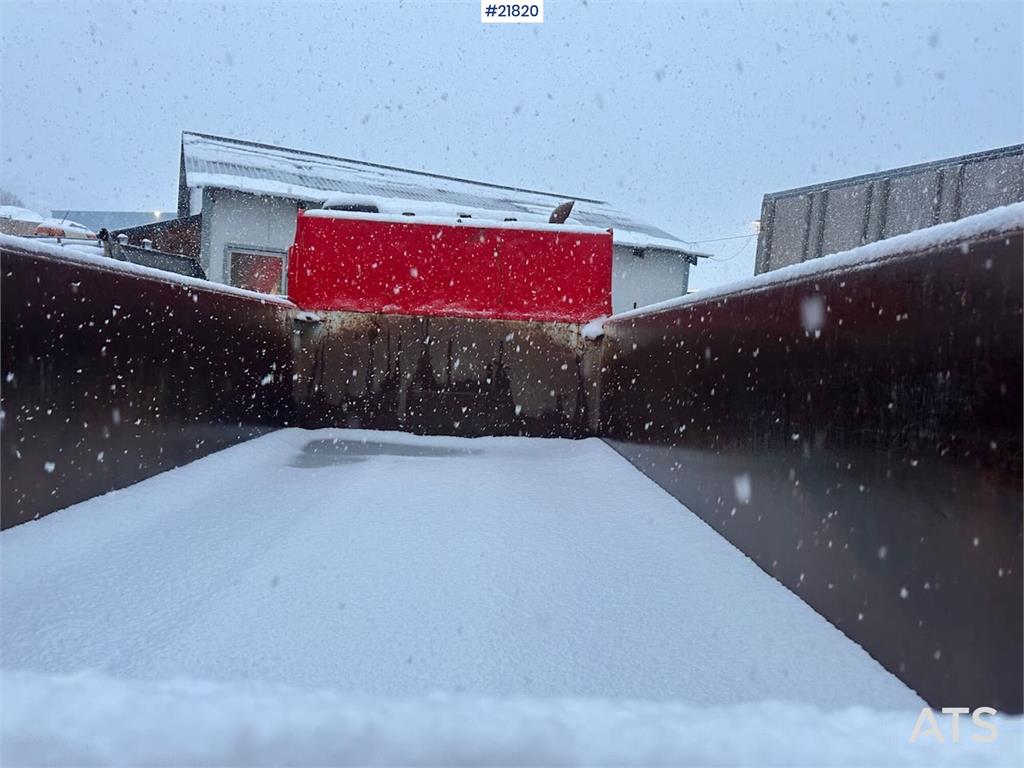 Volvo FH540 8x4 tipper w/ new dual clutch.