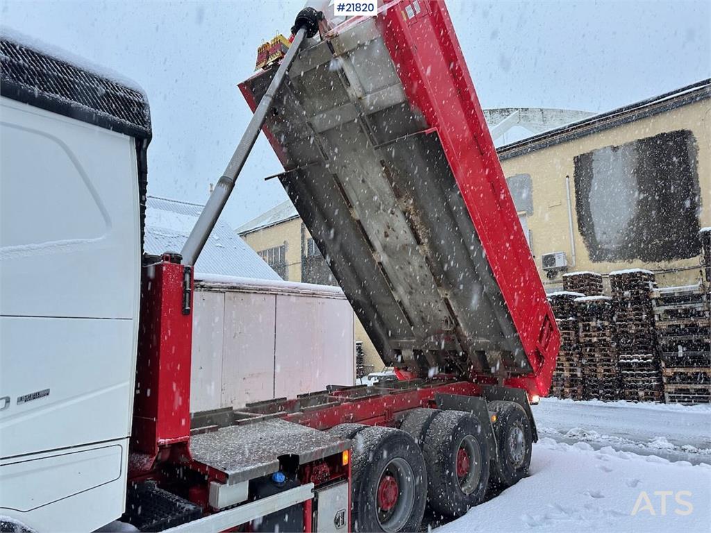 Volvo FH540 8x4 tipper w/ new dual clutch.