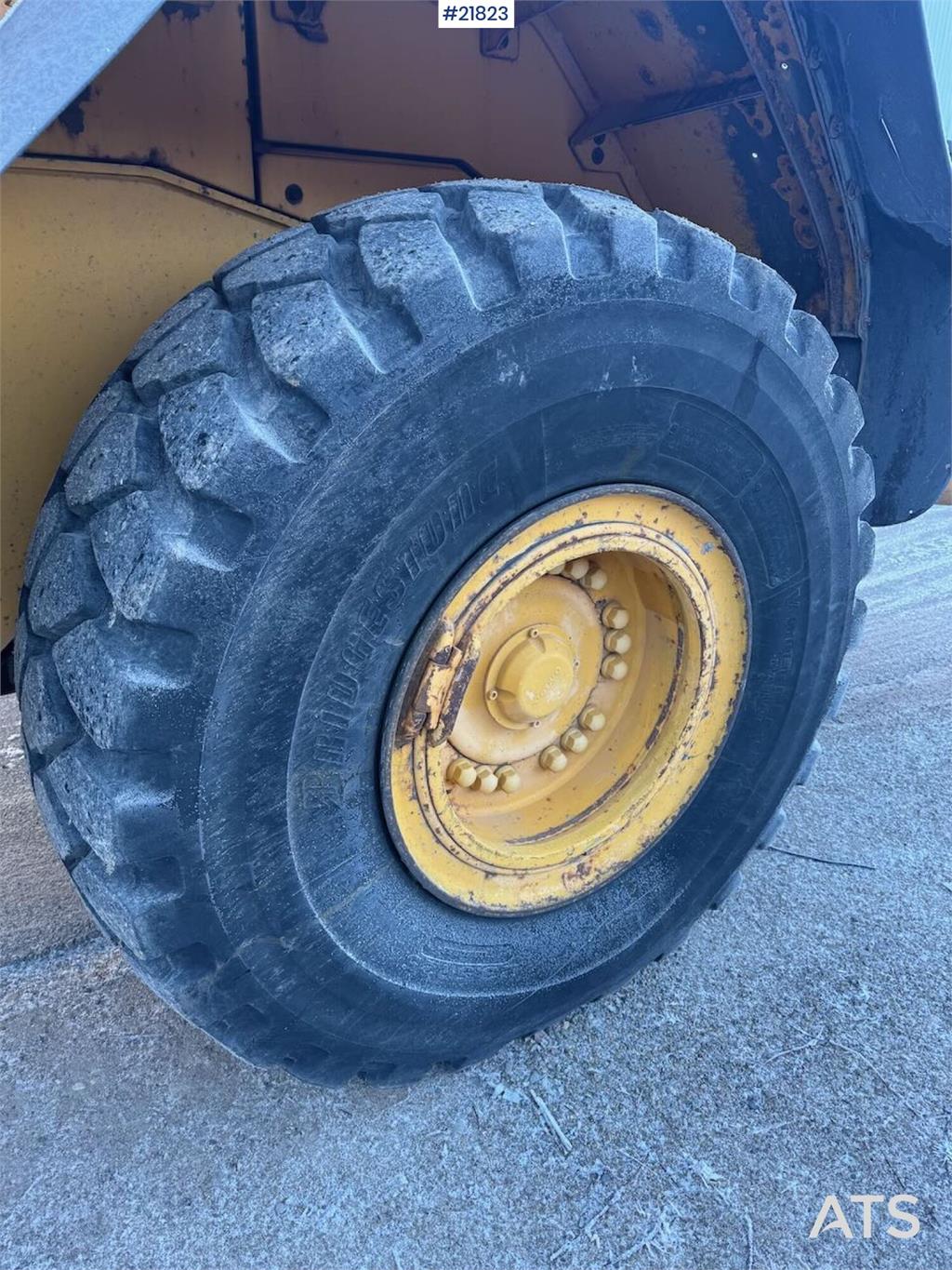 Volvo L110E Wheel Loader with Bucket WATCH VIDEO